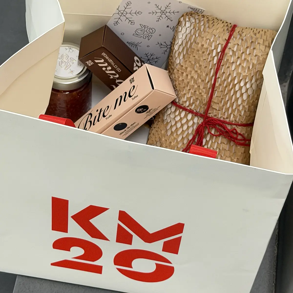 Бокс с красной икрой