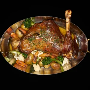 Лопатка ягнёнка с овощами